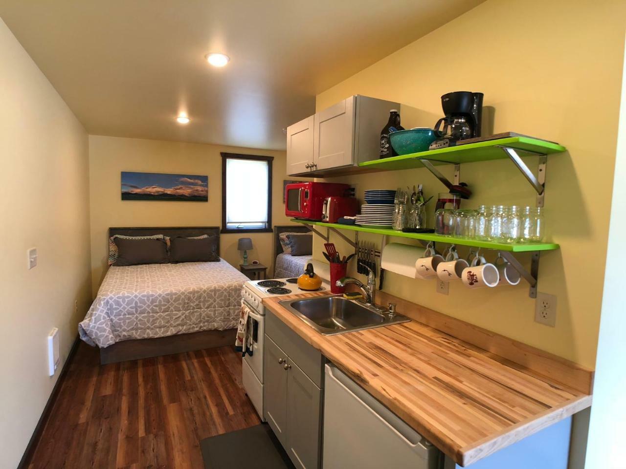 Emigrant Cabins Екстериор снимка